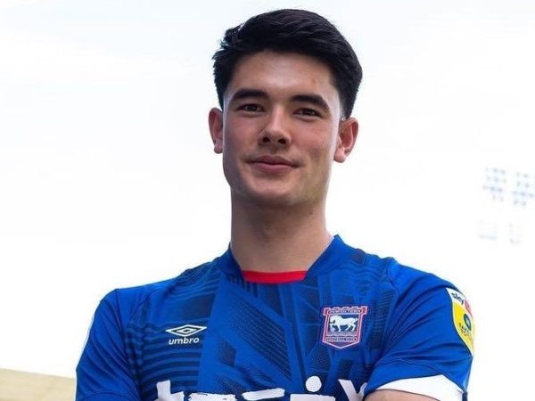 Latar Belakang Orang Tua Elkan Baggott