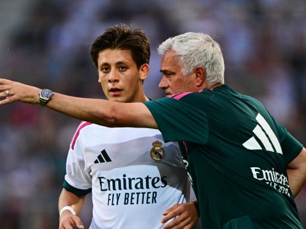 Siklus Mourinho, Tarik Keluar Arda Guler, Kebobolan, Masukkan Carlos Espi