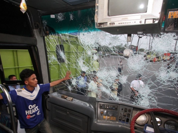 Faktor Ekonomi dan Sosiologis dalam Kriminalitas Suporter Sepak Bola (Tribunnews : Dany Permana)