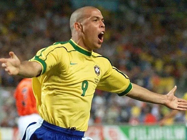 Mengapa Banyak Legenda Sepak Bola Pilih Ronaldo Nazário sebagai GOAT Striker