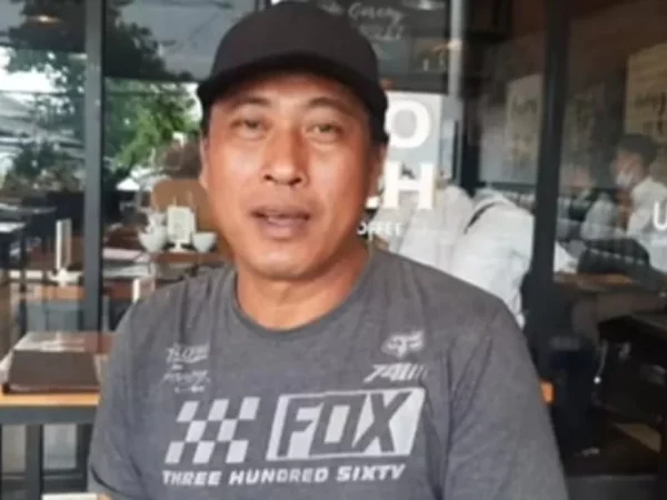 Mursyid Effendi Pencetak Gol Bunuh Diri di Piala Tiger 1998 (Foto : Youtubee Pinggir Lapangan)