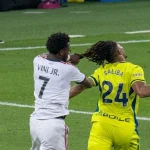 Vinicius Jr Kena Kartu Merah Karena Tarik Rambut Lawan (Foto : Viva)